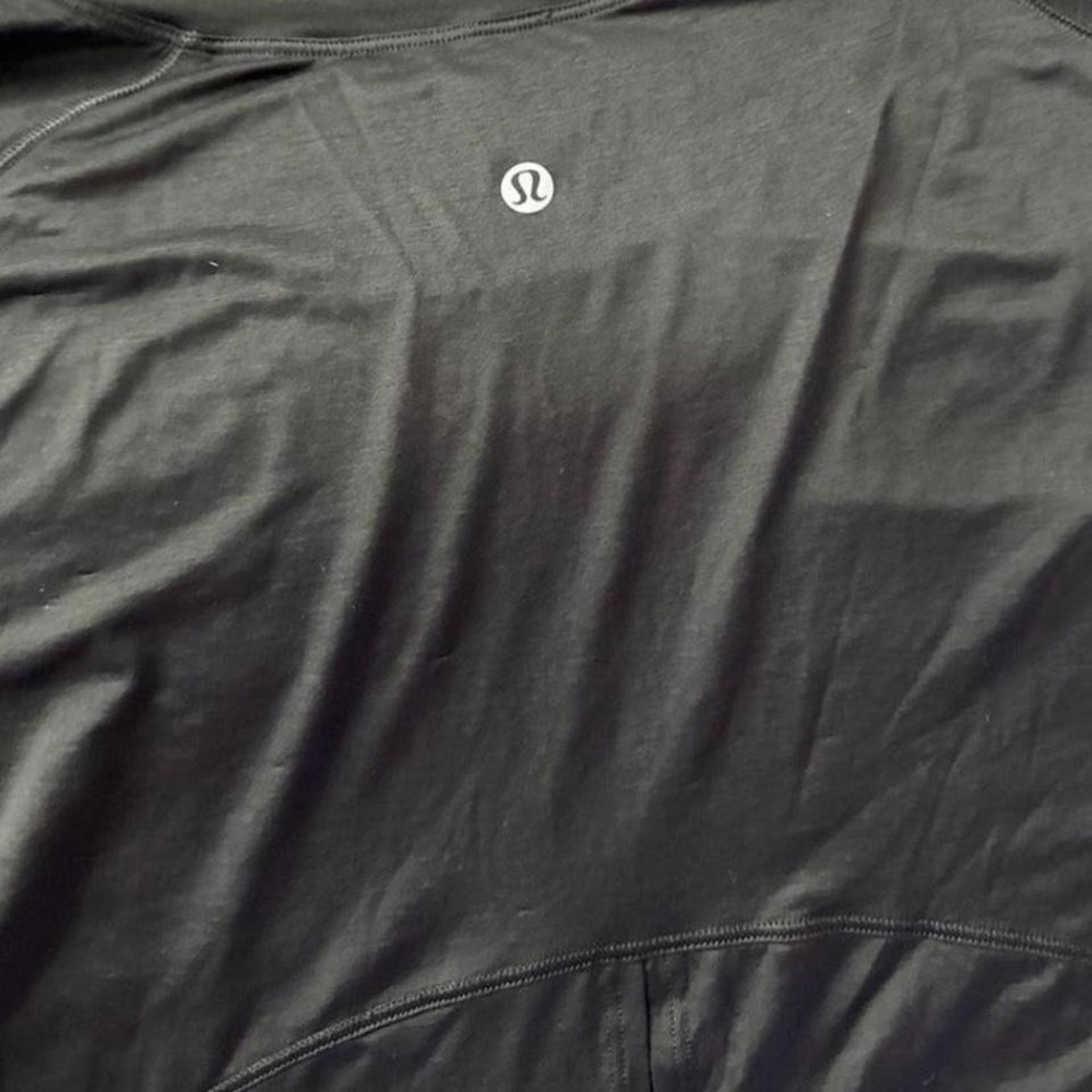 Lululemon Back in Action Short Sleeve Black T-Shirt - Picture 3 of 3